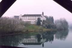 1998_68